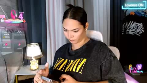 violet online show from May 11, 2:51 am