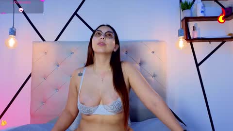 violeta simonz online show from February 6, 9:06 pm