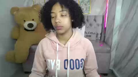 violeth_b online show from September 19, 1:04 pm