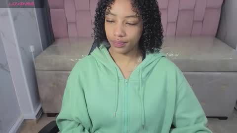 violeth_b online show from February 5, 1:25 pm