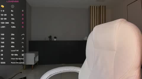 Violeth Hill online show from March 6, 5:43 pm