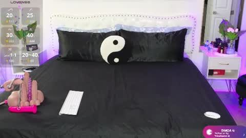 VioletBaby online show from June 25, 3:50 pm