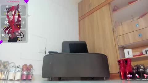 VIOLETA MONTANA online show from October 19, 7:40 pm