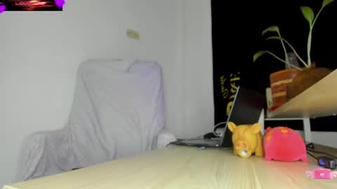 violetparkker online show from April 20, 2:03 am