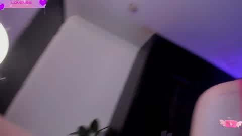 Snapshot of violetparkker chatting on February 14, 5:46 pm violetparkker online show from February 14, 5:46 pm