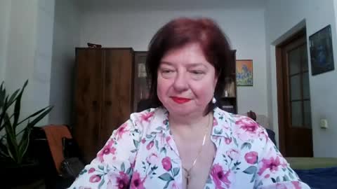 violetpulse online show from May 3, 2:45 pm