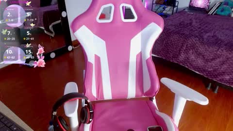   online show from September 12, 8:44 pm