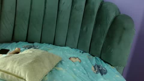 violetsmithxxx online show from December 29, 7:22 pm