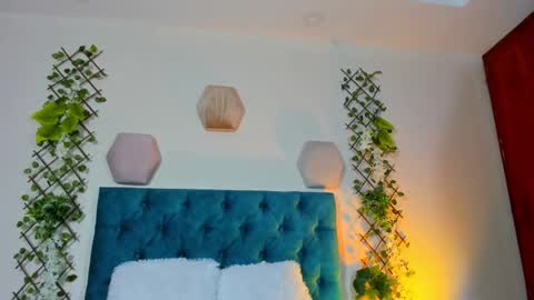 violett  rousee online show from October 23, 4:08 pm