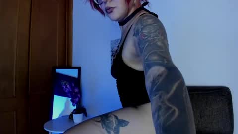 violett_sykes online show from April 11, 6:18 am