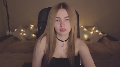 ViolettaOtis online show from November 22, 1:42 pm