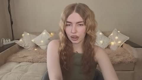 ViolettaOtis online show from February 27, 11:36 am