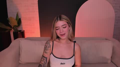 Violett  online show from June 6, 11:16 am