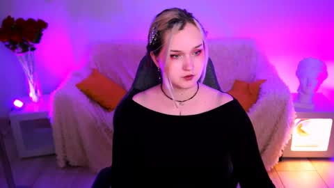 Violett online show from June 3, 2:44 pm
