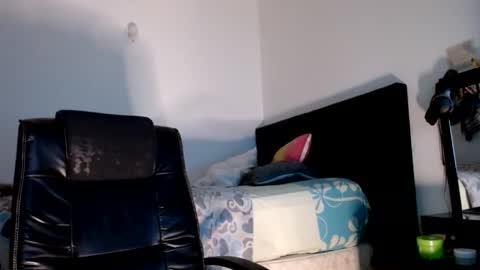  Violet  online show from December 9, 5:19 pm