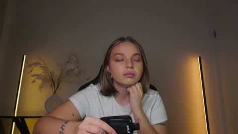 Violla online show from November 22, 7:07 am