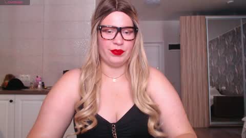 vip sweetness online show from August 3, 8:16 am