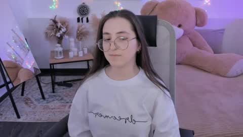 your love online show from March 28, 8:27 am