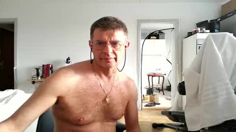 Snapshot of vitachef7 chatting on October 5, 6:44 am viahuer7 online show from October 5, 6:44 am