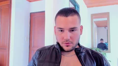Snapshot of vito_ferrero chatting on March 7, 4:44 pm Vito Ferrer online show from March 7, 4:44 pm