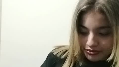 Vitto Petite online show from July 6, 2:30 am