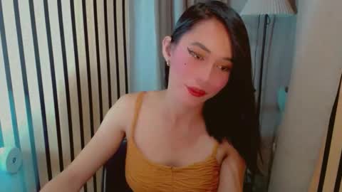 SANDRA GOING YOU online show from April 1, 1:41 pm