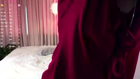 Snapshot of vivi_ennes chatting on September 26, 7:49 am You like my friends can call me LUNA  This is my first day here online show from September 26, 7:49 am