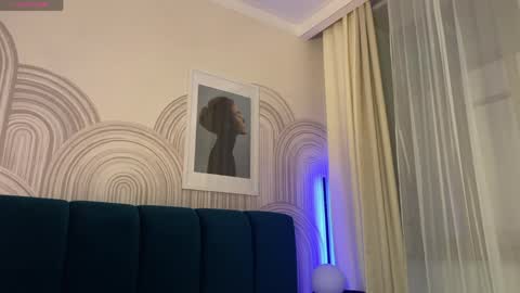 Vivian Evans online show from March 30, 12:55 am