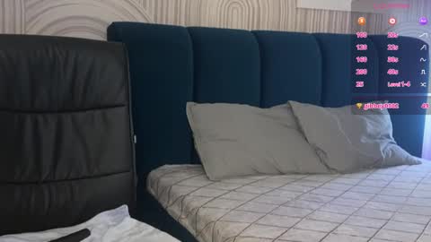 Vivian Evans online show from October 23, 1:18 am