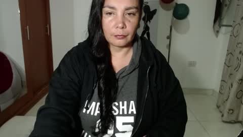 vivian_milf_paint online show from October 1, 4:00 am