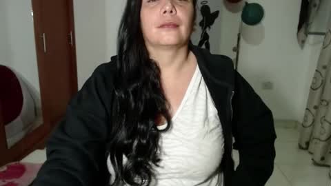 vivian_milf_paint online show from September 25, 3:35 am