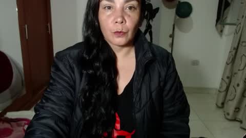 vivian_milf_paint online show from October 7, 3:13 am