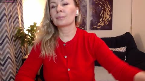 Vivian online show from October 25, 6:08 pm