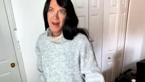 Vivlove online show from February 2, 6:42 pm