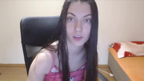 Snapshot of vivianngray chatting on December 7, 7:27 pm Vivian Gray online show from December 7, 7:27 pm