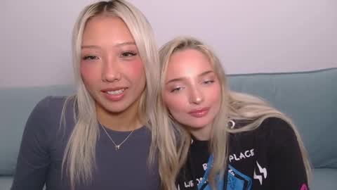 vivianwinters online show from November 18, 11:59 pm