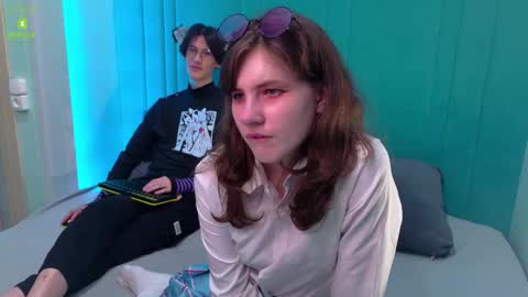 VIVIARAGENDY online show from September 12, 3:36 pm