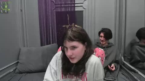 VIVIARAGENDY online show from October 31, 3:56 pm