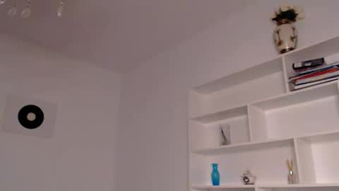 Vivienne online show from March 2, 4:42 pm