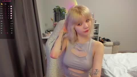 chatur babes online show from June 18, 8:03 pm