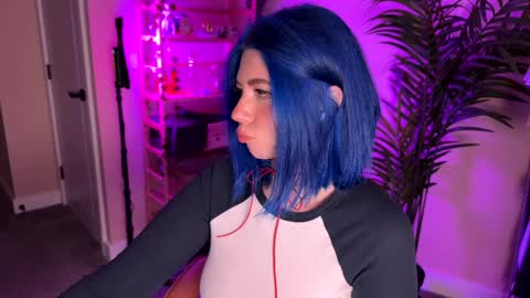 Polly  Online mostly at 9pm-2am UK Time online show from October 28, 6:20 pm