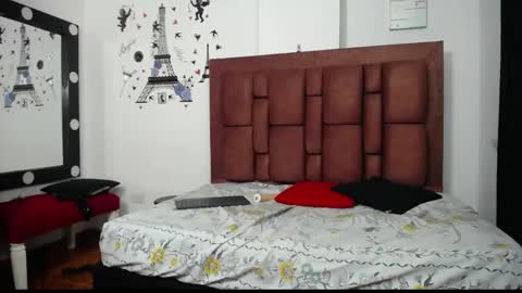 madeleyn online show from April 11, 7:45 am