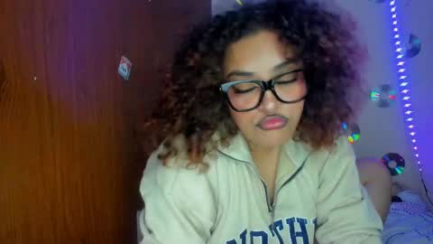 ASHLEY independent model online show from December 19, 10:00 pm