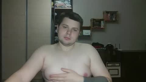 Snapshot of volshebnik_130 chatting on March 6, 3:24 am Volshebnik1302 online show from March 6, 3:24 am