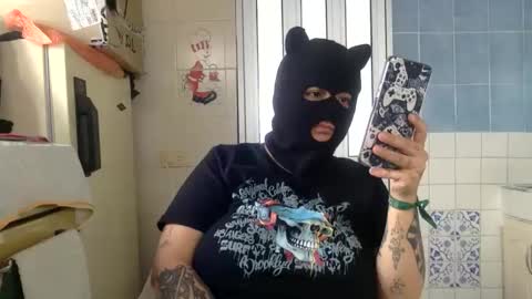 Danny and Ale online show from February 6, 2:53 pm