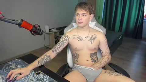 Snapshot of vova_belkin_ chatting on October 25, 9:19 am vova online show from October 25, 9:19 am