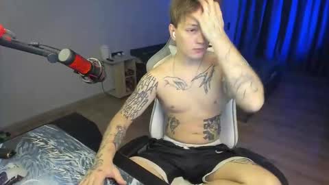 Snapshot of vova_belkin_ chatting on October 26, 10:27 am vova online show from October 26, 10:27 am