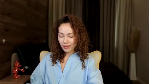 Lily online show from August 8, 5:39 am