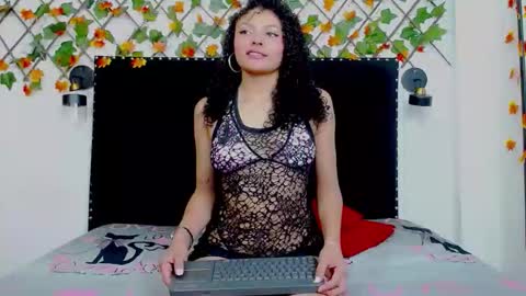 vsamanthaper2 online show from January 15, 7:33 pm