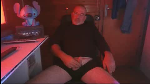 Snapshot of vuda77 chatting on October 17, 6:45 pm oscar online show from October 17, 6:45 pm